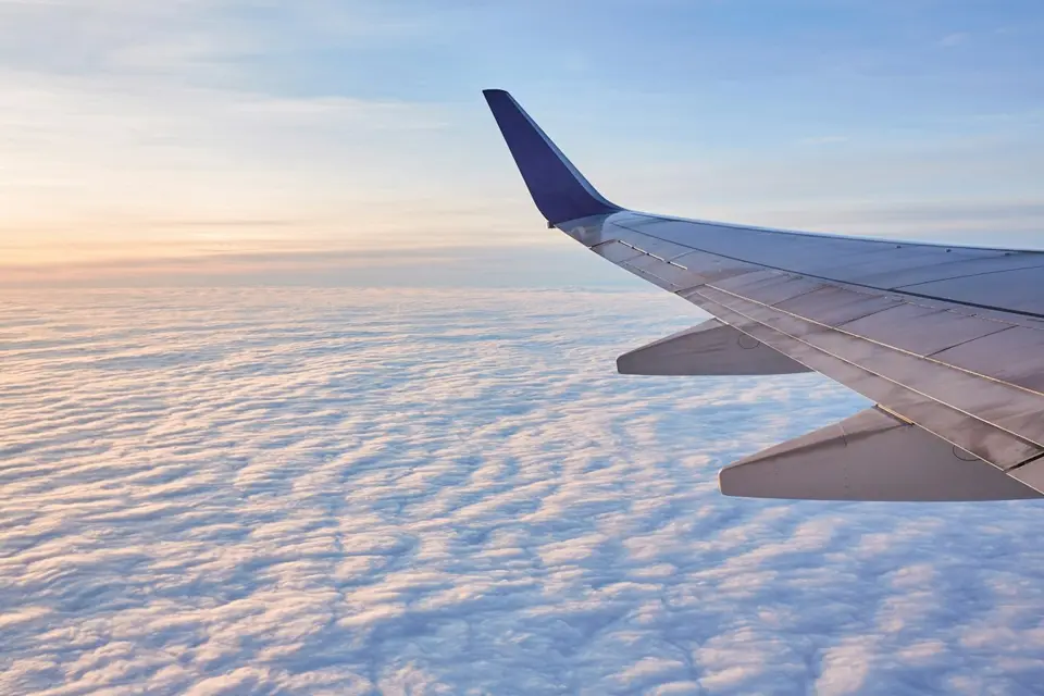 MakeMyTrip clone flight booking app development by Nodewap Technology